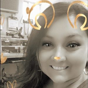 Meet your Posher, Denise